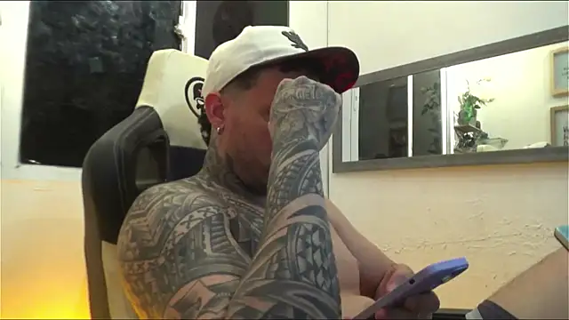 Snapshot of Angel_sex_latin chatting on 02-01-25, 06:54 Angel sex latin online show from 02-01-25, 06:54