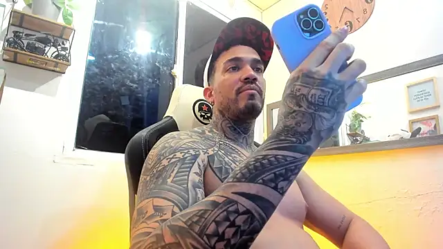 Snapshot of Angel_sex_latin chatting on 02-02-25, 09:51 Angel sex latin online show from 02-02-25, 09:51