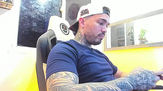 Snapshot of Angel_sex_latin chatting on 02-04-25, 05:10 Angel sex latin online show from 02-04-25, 05:10