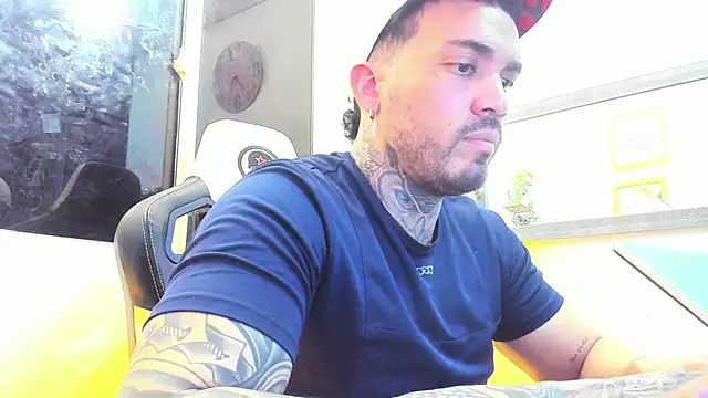 Snapshot of Angel_sex_latin chatting on 02-04-25, 08:13 Angel sex latin online show from 02-04-25, 08:13