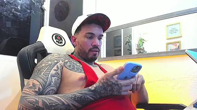 Snapshot of Angel_sex_latin chatting on 02-07-25, 06:56 Angel sex latin online show from 02-07-25, 06:56