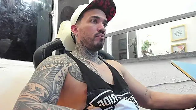 Snapshot of Angel_sex_latin chatting on 02-11-25, 06:19 Angel sex latin online show from 02-11-25, 06:19