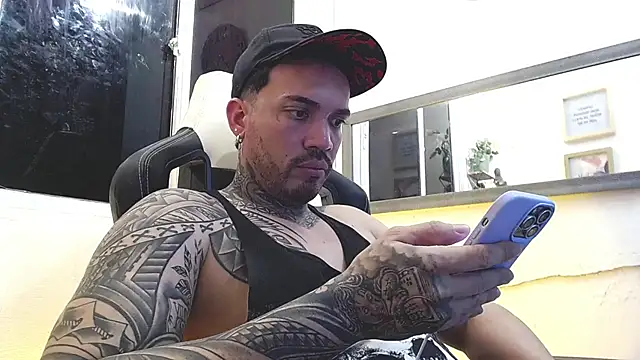 Snapshot of Angel_sex_latin chatting on 02-18-25, 08:27 Angel sex latin online show from 02-18-25, 08:27