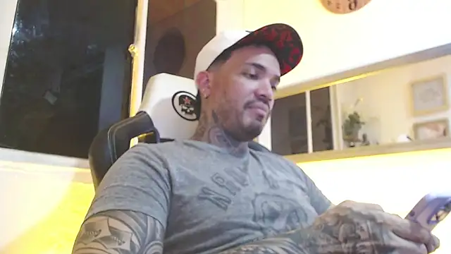 Snapshot of Angel_sex_latin chatting on 02-24-25, 06:05 Angel sex latin online show from 02-24-25, 06:05