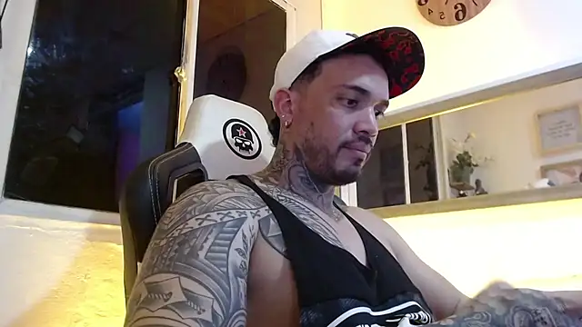 Snapshot of Angel_sex_latin chatting on 02-26-25, 05:31 Angel sex latin online show from 02-26-25, 05:31