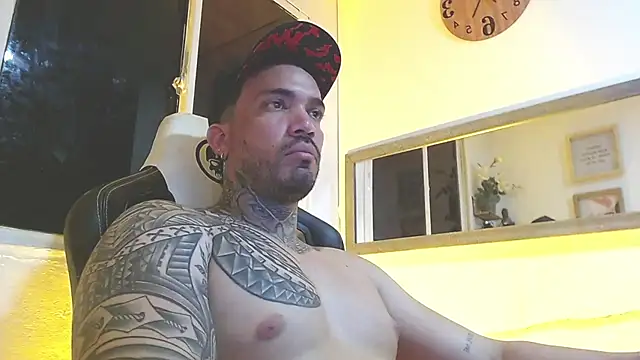 Snapshot of Angel_sex_latin chatting on 02-27-25, 07:44 Angel sex latin online show from 02-27-25, 07:44