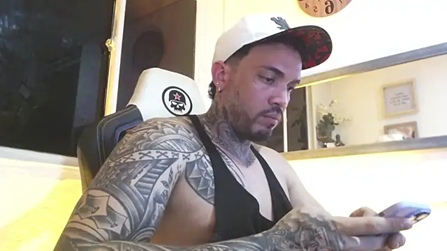 Snapshot of Angel_sex_latin chatting on 02-28-25, 06:10 Angel sex latin online show from 02-28-25, 06:10