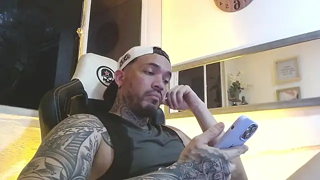 Snapshot of Angel_sex_latin chatting on 03-02-25, 06:59 Angel sex latin online show from 03-02-25, 06:59