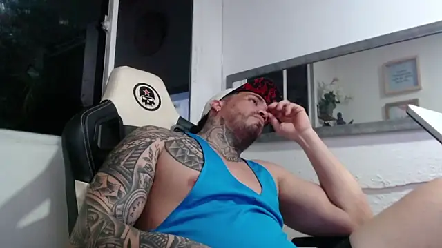 Snapshot of Angel_sex_latin chatting on 03-10-25, 05:54 Angel sex latin online show from 03-10-25, 05:54