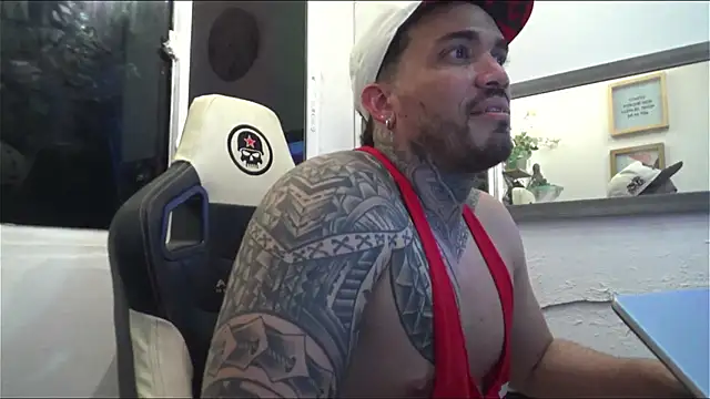 Snapshot of Angel_sex_latin chatting on 03-18-25, 06:36 Angel sex latin online show from 03-18-25, 06:36