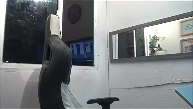 Snapshot of Angel_sex_latin chatting on 03-21-25, 05:11 Angel sex latin online show from 03-21-25, 05:11