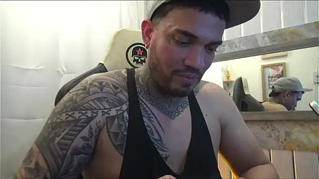 Snapshot of Angel_sex_latin chatting on 10-15-25, 03:06 Angel sex latin online show from 10-15-25, 03:06