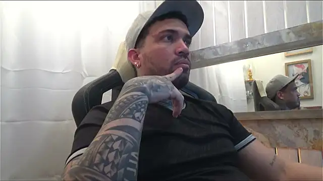 Snapshot of Angel_sex_latin chatting on 10-20-25, 06:03 Angel sex latin online show from 10-20-25, 06:03