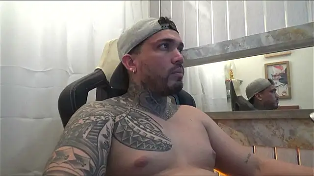 Snapshot of Angel_sex_latin chatting on 10-21-25, 07:53 Angel sex latin online show from 10-21-25, 07:53