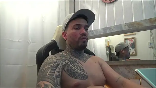 Snapshot of Angel_sex_latin chatting on 10-29-25, 06:04 Angel sex latin online show from 10-29-25, 06:04