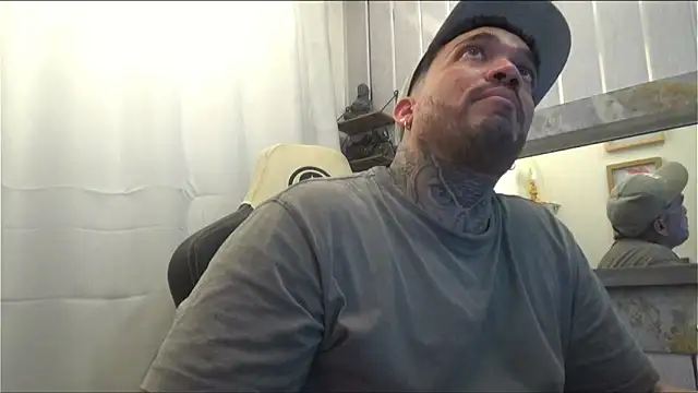 Snapshot of Angel_sex_latin chatting on 10-30-25, 06:15 Angel sex latin online show from 10-30-25, 06:15