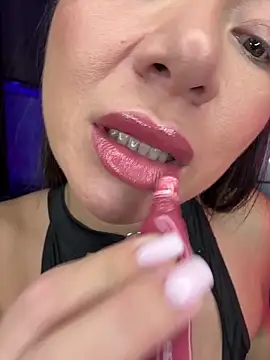 Snapshot of Melisa_Ester chatting on 09-27-25, 04:12 Melisa Ester online show from 09-27-25, 04:12