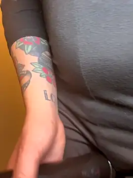 Snapshot of LiliMorganxxx chatting on 12-19-25, 05:31 LiliMorganxxx online show from 12-19-25, 05:31