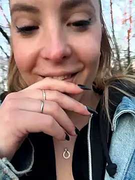 Snapshot of LiliMorganxxx chatting on 02-06-26, 04:32 LiliMorganxxx online show from 02-06-26, 04:32