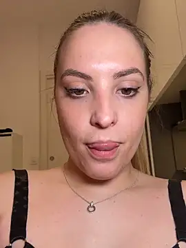 Snapshot of LiliMorganxxx chatting on 02-16-26, 10:06 LiliMorganxxx online show from 02-16-26, 10:06