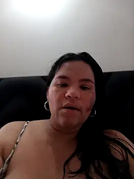Snapshot of Julieta-tits chatting on 06-25-26, 10:25 Julieta-tits online show from 06-25-26, 10:25