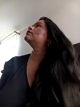 Snapshot of Julieta-tits chatting on 07-16-26, 03:51 Julieta-tits online show from 07-16-26, 03:51
