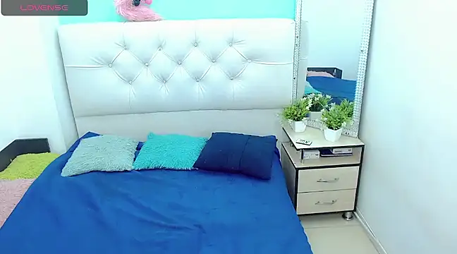 Snapshot of kinverly_sexyx chatting on 01-24-25, 06:35 kinverly sexyx online show from 01-24-25, 06:35