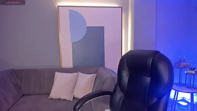 Snapshot of ViolettCastel chatting on 02-04-25, 07:55 ViolettCastel online show from 02-04-25, 07:55