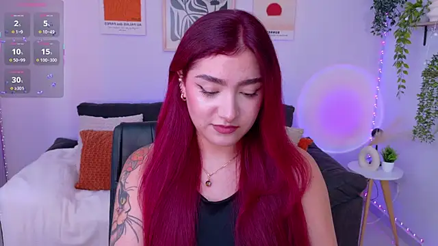 Snapshot of ViolettCastel chatting on 06-17-26, 08:21 ViolettCastel online show from 06-17-26, 08:21