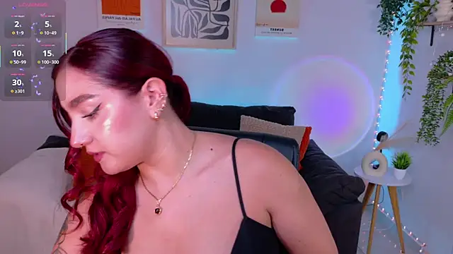 Snapshot of ViolettCastel chatting on 06-26-26, 12:26 ViolettCastel online show from 06-26-26, 12:26