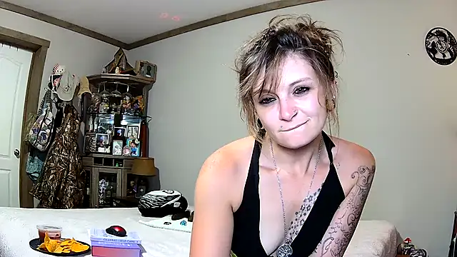 ZeelaXoXo online show from 04-11-26, 05:12