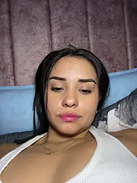 Snapshot of Kimmymadison- chatting on 07-15-26, 03:45 Kimmymadison- online show from 07-15-26, 03:45