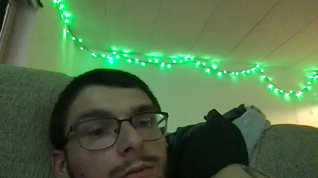 Snapshot of hungkubenski chatting on 09-22-25, 11:01 hungkubenski online show from 09-22-25, 11:01