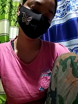 Snapshot of Aruyeshi- chatting on 03-11-25, 11:04 Aruyeshi- online show from 03-11-25, 11:04