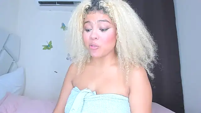 Snapshot of sofiacastillo01 chatting on 02-28-26, 01:50 sofiacastillo01 online show from 02-28-26, 01:50