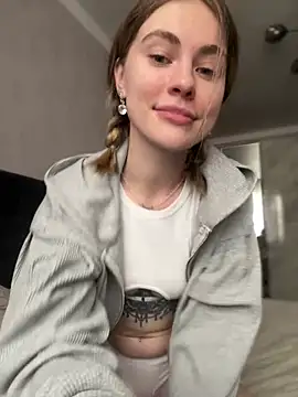 Snapshot of LoveGameSexx chatting on 01-17-25, 09:28 LoveGameSexx online show from 01-17-25, 09:28