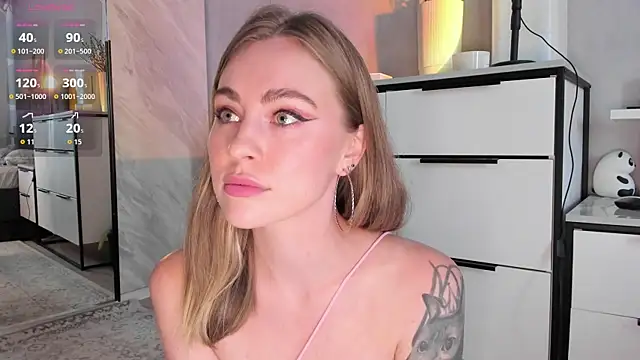 Snapshot of LoveGameSexx chatting on 10-11-25, 10:58 LoveGameSexx online show from 10-11-25, 10:58