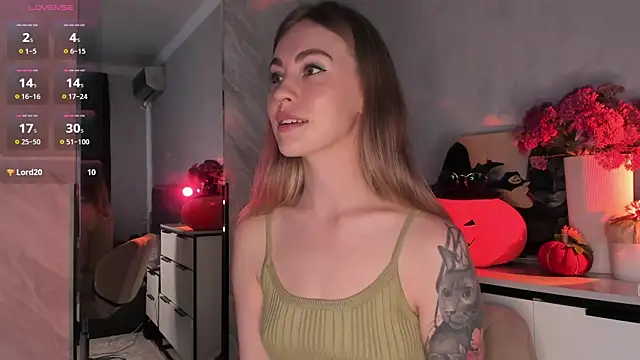 Snapshot of LoveGameSexx chatting on 10-16-25, 10:16 LoveGameSexx online show from 10-16-25, 10:16
