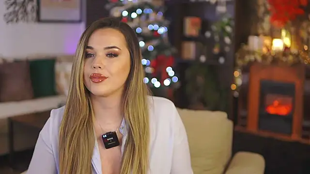 Snapshot of EvaSunderland chatting on 01-06-25, 11:20 EvaSunderland online show from 01-06-25, 11:20