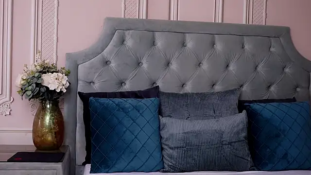 Snapshot of LucyAddison chatting on 01-29-25, 10:37 LucyAddison online show from 01-29-25, 10:37