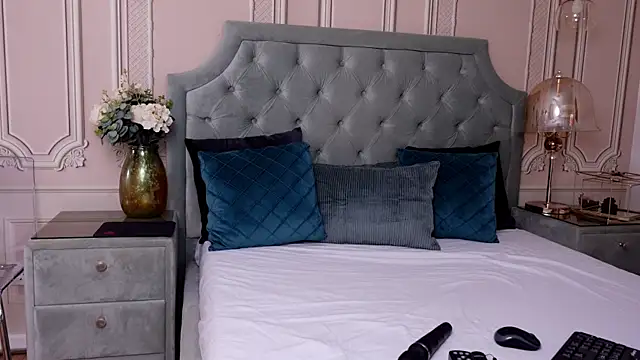 Snapshot of LucyAddison chatting on 02-06-25, 03:59 LucyAddison online show from 02-06-25, 03:59