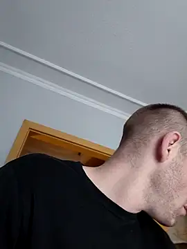 Snapshot of Bartzrl chatting on 09-13-25, 07:52 Bartzrl online show from 09-13-25, 07:52