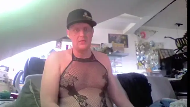 Bigthroaterboy online show from 06-11-26, 07:17