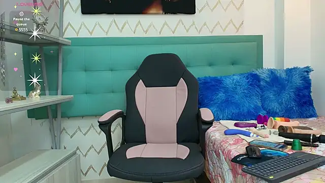 Snapshot of galatea_rous chatting on 01-12-25, 05:11 galatea rous online show from 01-12-25, 05:11