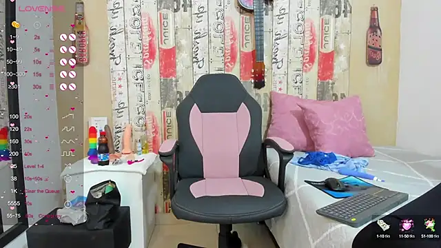 Snapshot of galatea_rous chatting on 01-28-25, 04:30 galatea rous online show from 01-28-25, 04:30