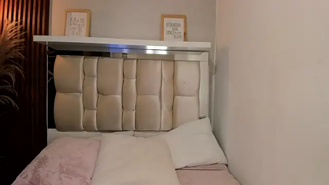 ANTONELLA  ROUSE  online show from 01-27-25, 11:43