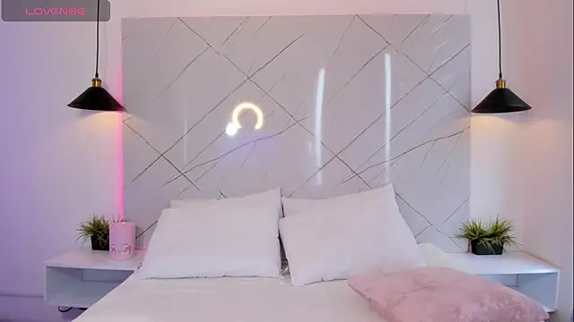 ANTONELLA  ROUSE  online show from 10-09-25, 07:45