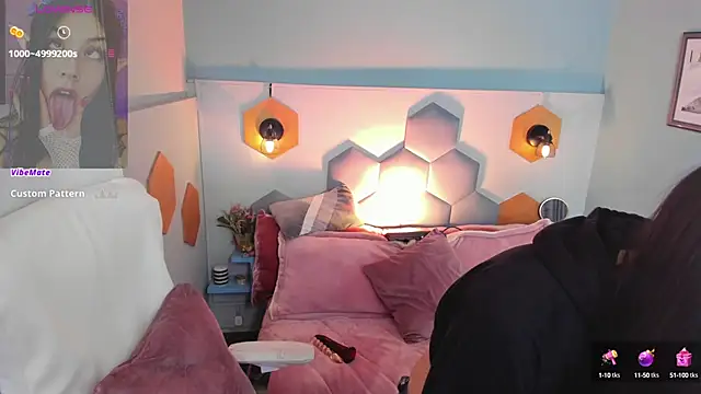 Snapshot of Melissa_Koster chatting on 01-04-25, 10:13 Melissa Koster online show from 01-04-25, 10:13