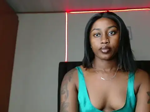 Snapshot of Miss_hot_candy chatting on 01-13-25, 05:23 Miss hot candy online show from 01-13-25, 05:23