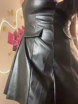 Snapshot of Okaysimran chatting on 12-28-24, 09:51 Okaysimran online show from 12-28-24, 09:51